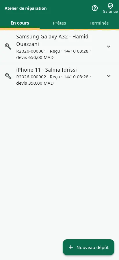 L'atelier de réparation sur téléphone : appareils en cours avec le client, le numéro de réparation et le devis, onglets « Prêtes » et « Terminés », bouton « Nouveau dépôt ».